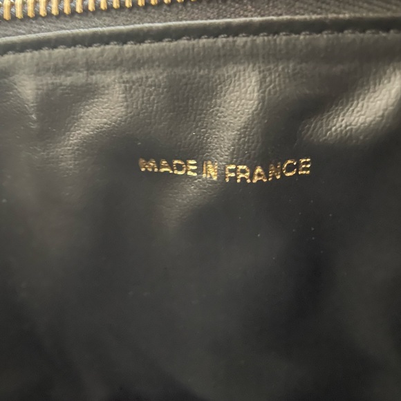 Chanel toiletry case brand new. - Picture 4 of 8